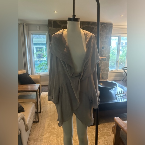 100% linen cardigan cape. Super soft - Picture 9 of 11